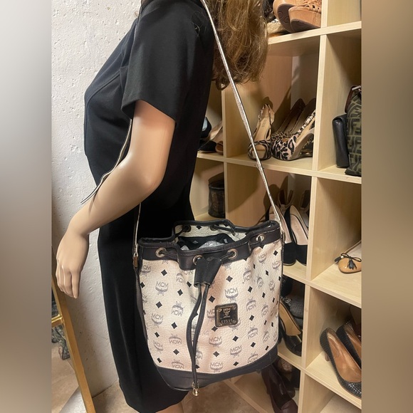 MCM White Black Visetos Vintage Oversized Drawstring Bucket Handbag - Picture 11 of 11